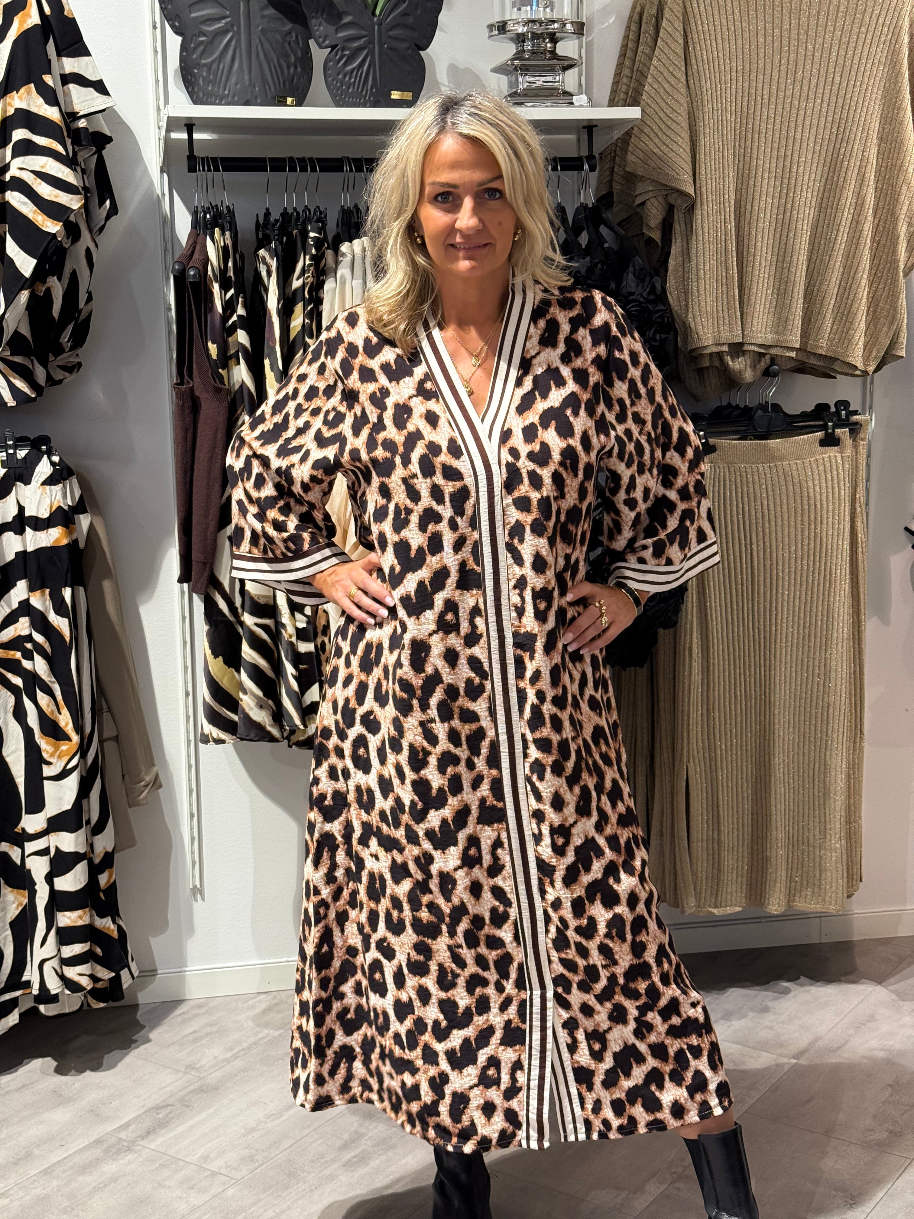 Stefania-kleid – Leo