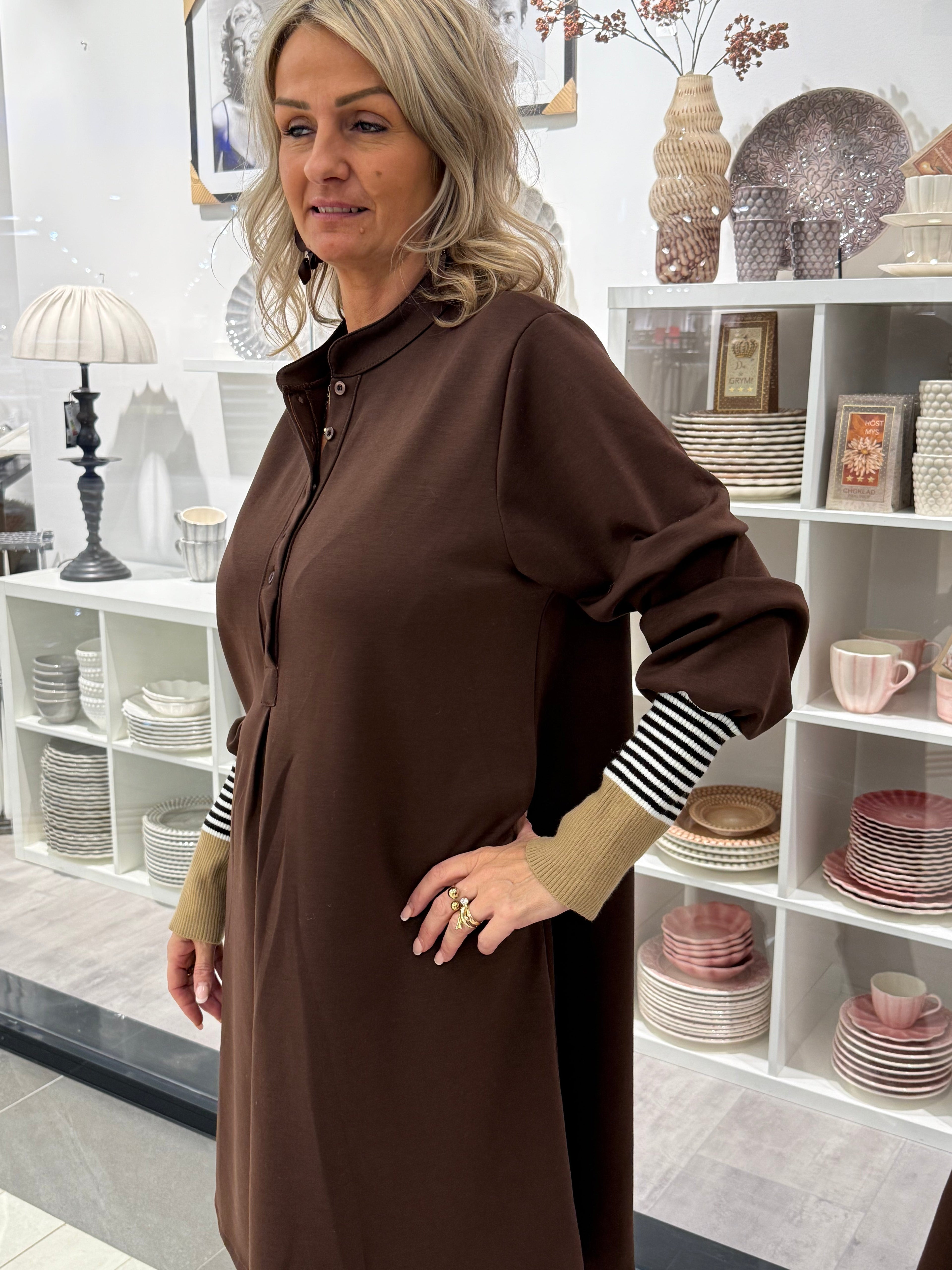 Kleid Cybele – Braun